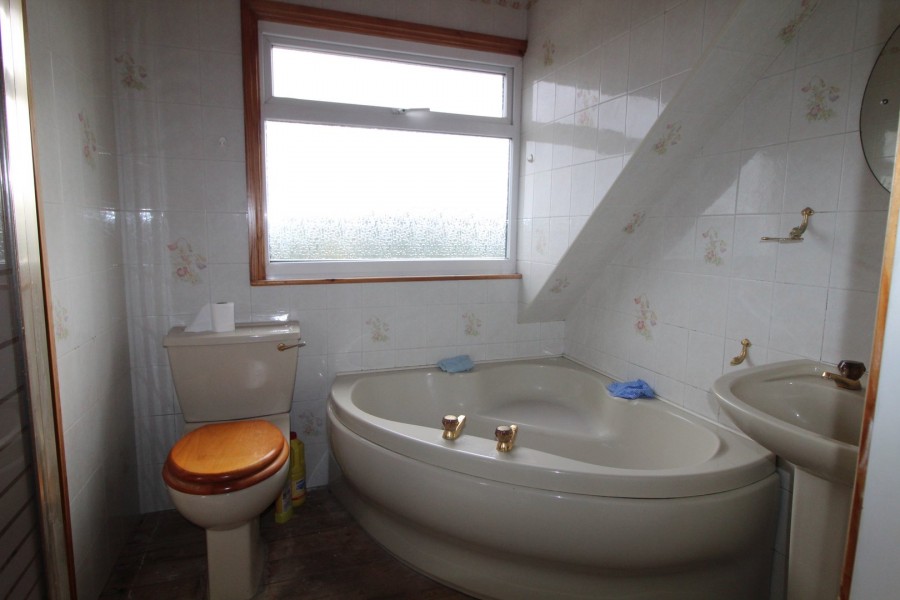 Images for Oakworth, Keighley, West Yorkshire EAID:3030449609 BID:4216801