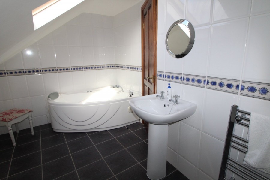 Images for Denholme, Bradford, West Yorkshire EAID:3030449609 BID:4216801