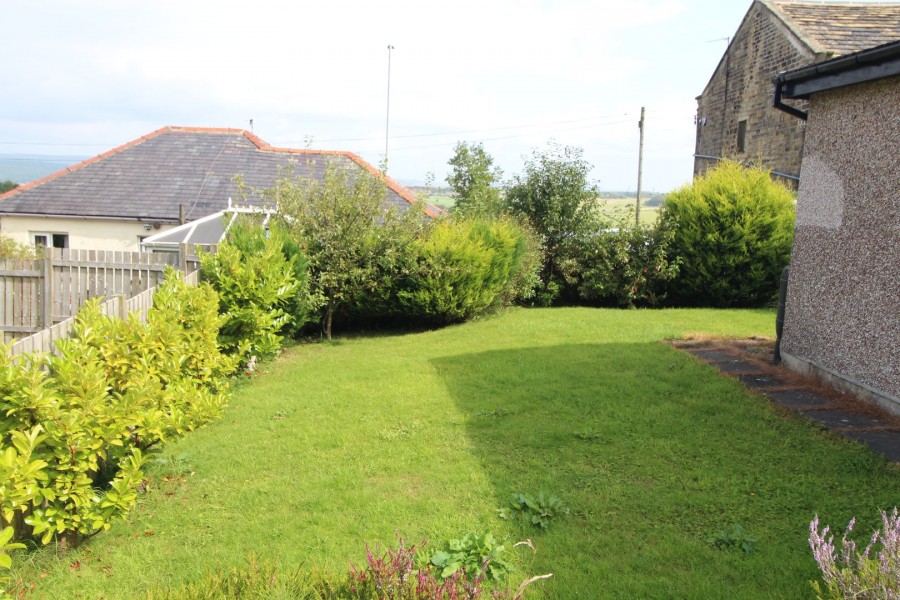 Images for Denholme, Bradford, West Yorkshire EAID:3030449609 BID:4216801