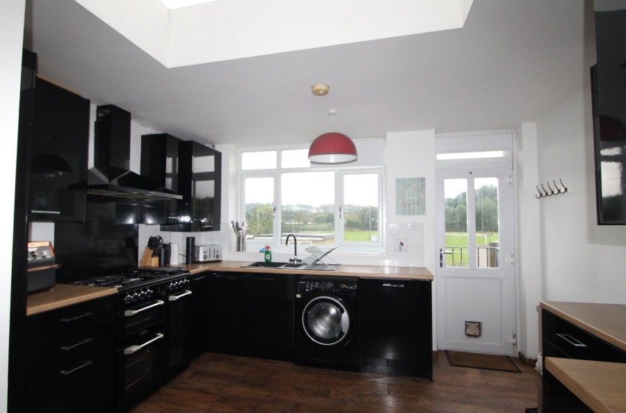 Images for Aire View Avenue, Bingley, West Yorkshire EAID:3030449609 BID:4216801