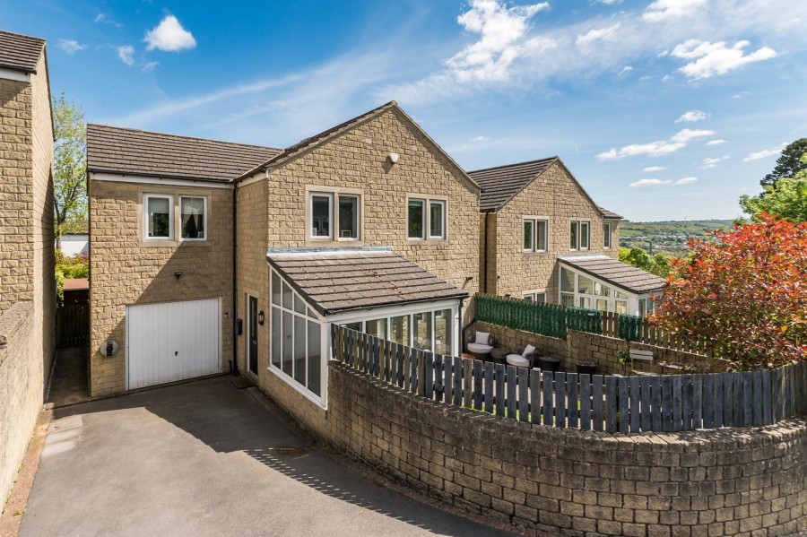 Images for Oakworth, Keighley, West Yorkshire EAID:3030449609 BID:4216801