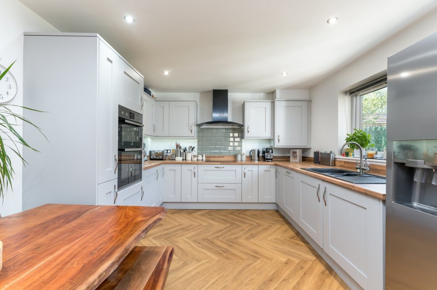 Images for Oakworth, Keighley, West Yorkshire EAID:3030449609 BID:4216801