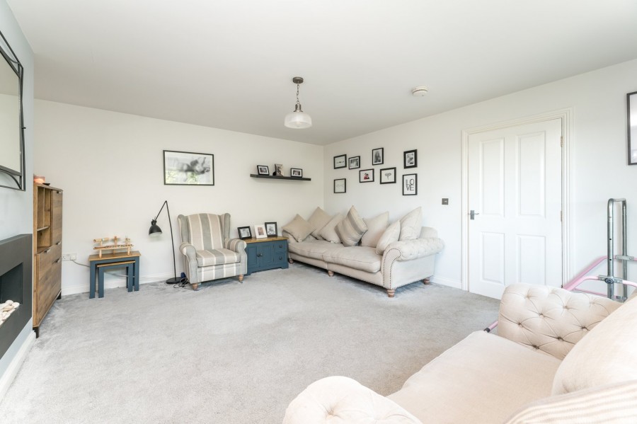 Images for Oakworth, Keighley, West Yorkshire EAID:3030449609 BID:4216801