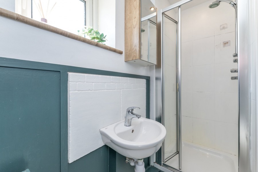 Images for Oakworth, Keighley, West Yorkshire EAID:3030449609 BID:4216801
