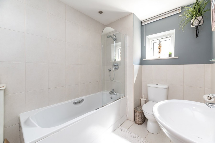 Images for Oakworth, Keighley, West Yorkshire EAID:3030449609 BID:4216801