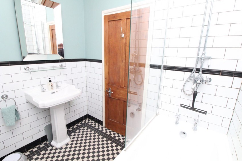 Images for Oakworth, Keighley, West Yorkshire EAID:3030449609 BID:4216801