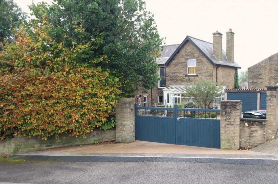 Images for Oakworth, Keighley, West Yorkshire EAID:3030449609 BID:4216801