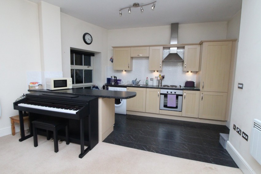 Images for Steeton, Keighley, West Yorkshire EAID:3030449609 BID:4216801