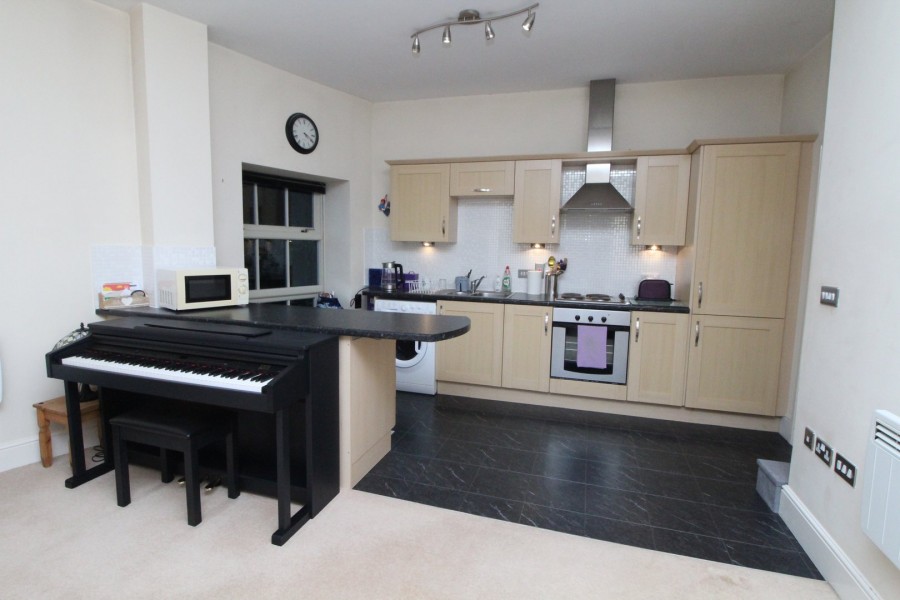 Images for Steeton, Keighley, West Yorkshire EAID:3030449609 BID:4216801