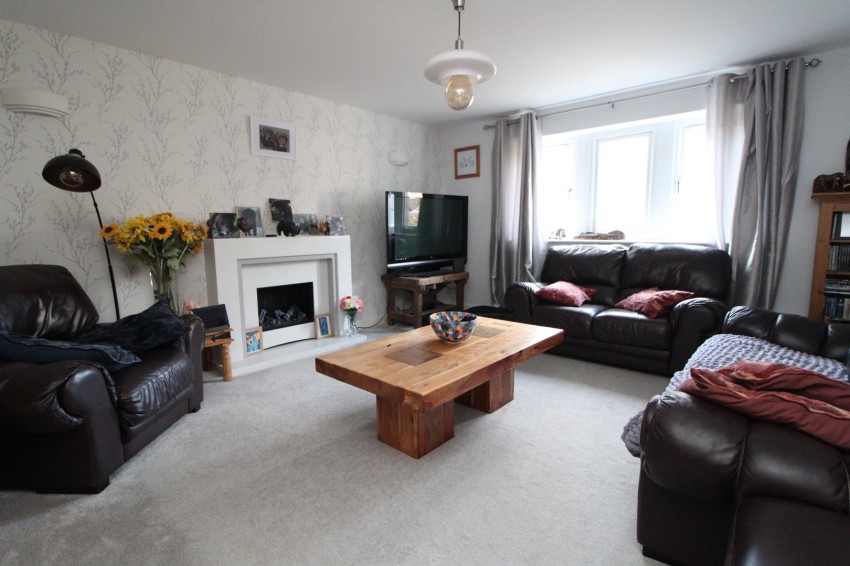 Images for Oakworth, Keighley, West Yorkshire EAID:3030449609 BID:4216801