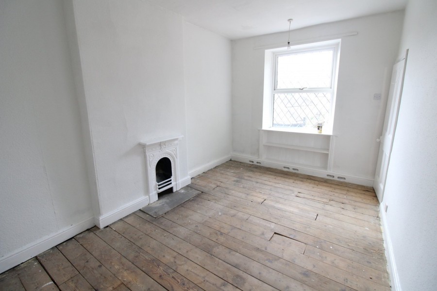 Images for Oakworth, Keighley, West Yorkshire EAID:3030449609 BID:4216801