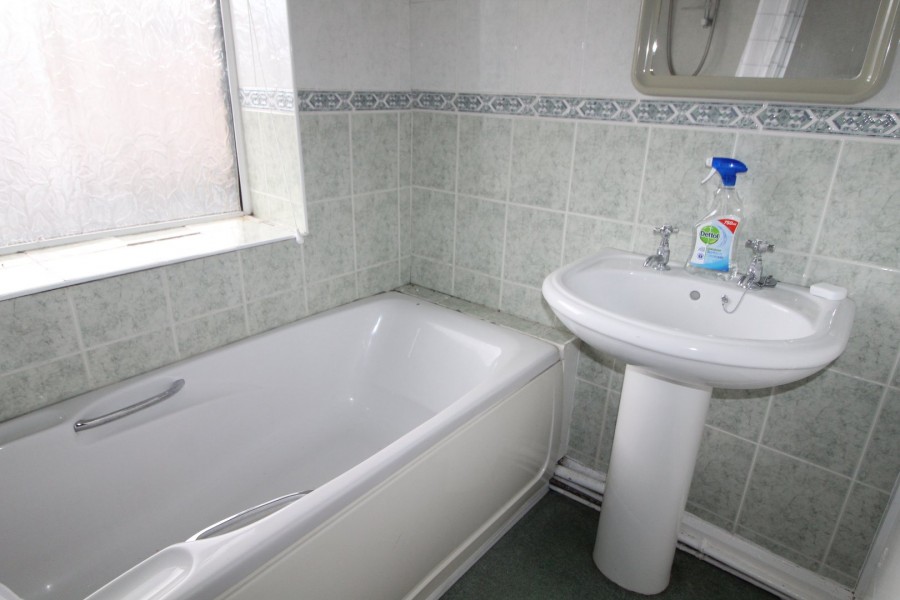 Images for Denholme, Bradford, West Yorkshire EAID:3030449609 BID:4216801