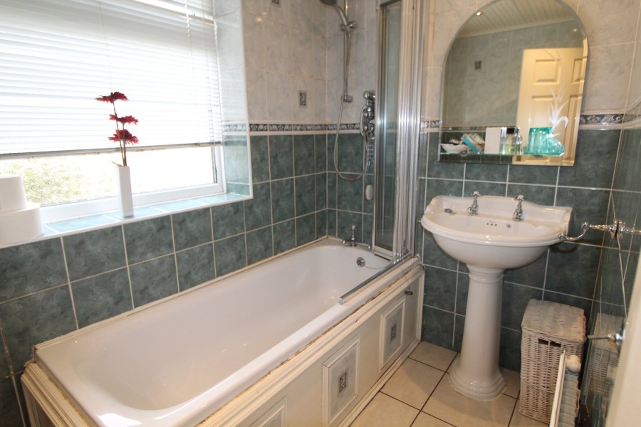 Images for Oakworth, Keighley, West Yorkshire EAID:3030449609 BID:4216801