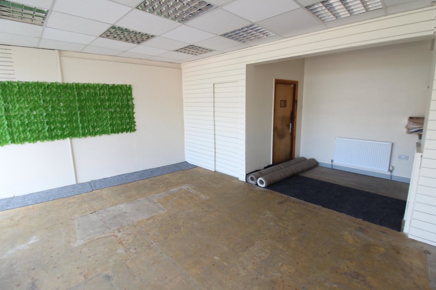 Images for Bradford Road, Keighley, West Yorkshire EAID:3030449609 BID:4216801