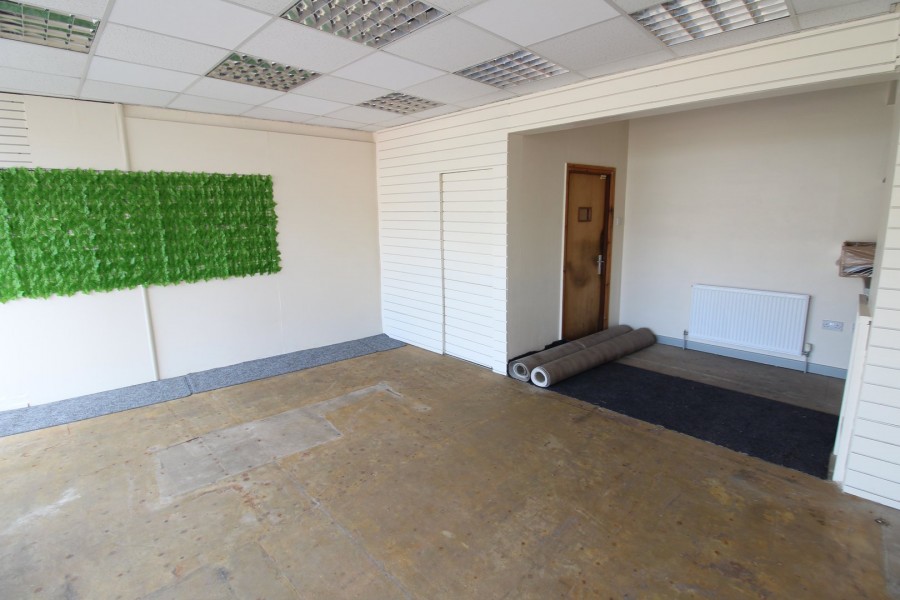 Images for Bradford Road, Keighley, West Yorkshire EAID:3030449609 BID:4216801