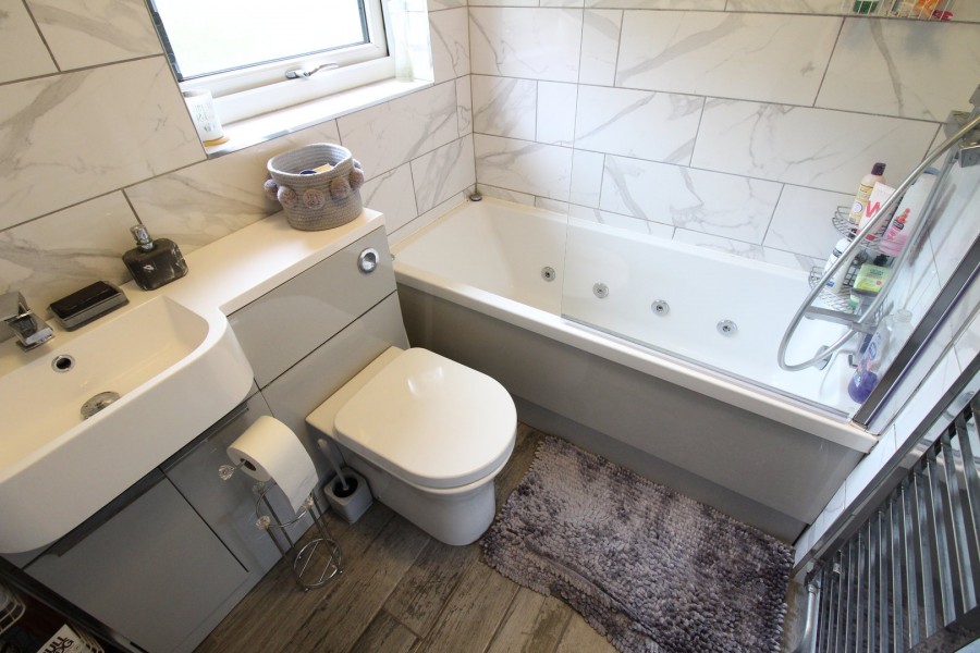 Images for Riddlesden, Keighley, West Yorkshire EAID:3030449609 BID:4216801