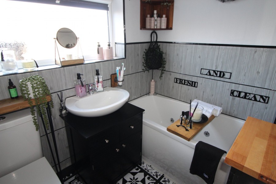 Images for Oakworth, Keighley, West Yorkshire EAID:3030449609 BID:4216801