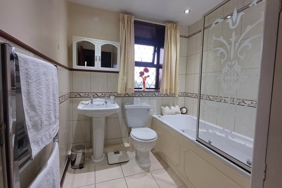 Images for Oakworth, Keighley, West Yorkshire EAID:3030449609 BID:4216801