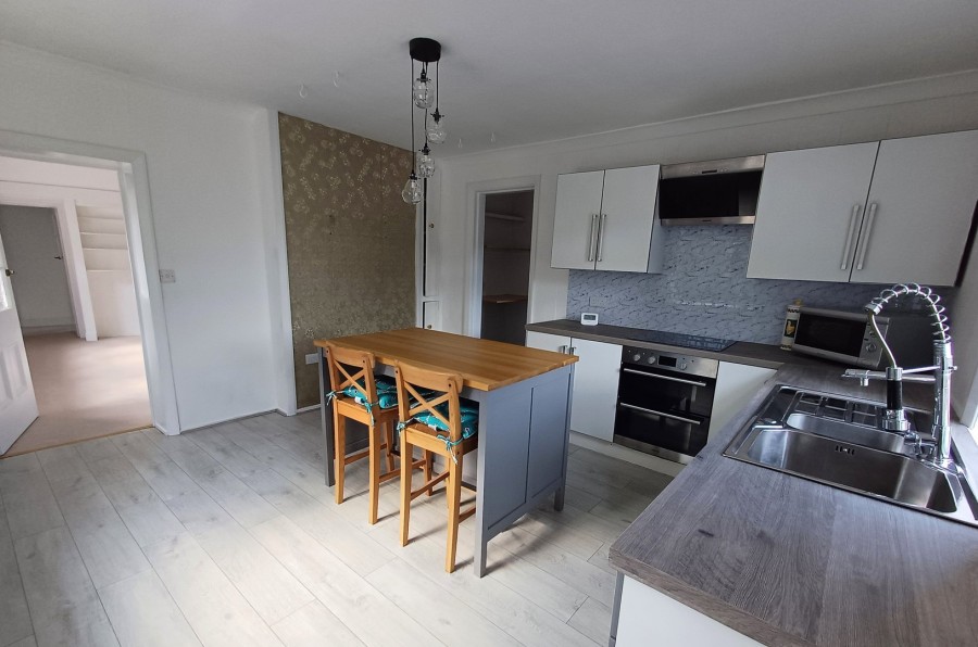 Images for Oakworth, Keighley, West Yorkshire EAID:3030449609 BID:4216801