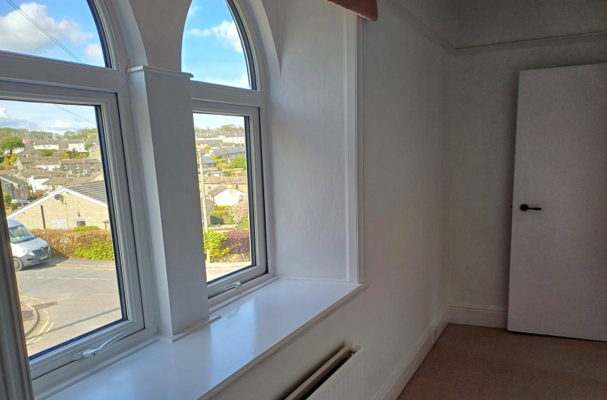 Images for Oakworth, Keighley, West Yorkshire EAID:3030449609 BID:4216801