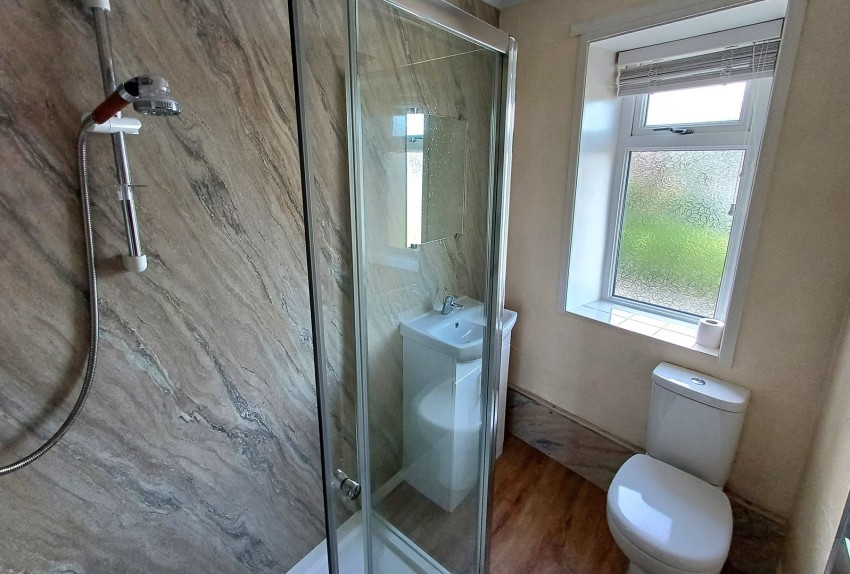 Images for Oakworth, Keighley, West Yorkshire EAID:3030449609 BID:4216801