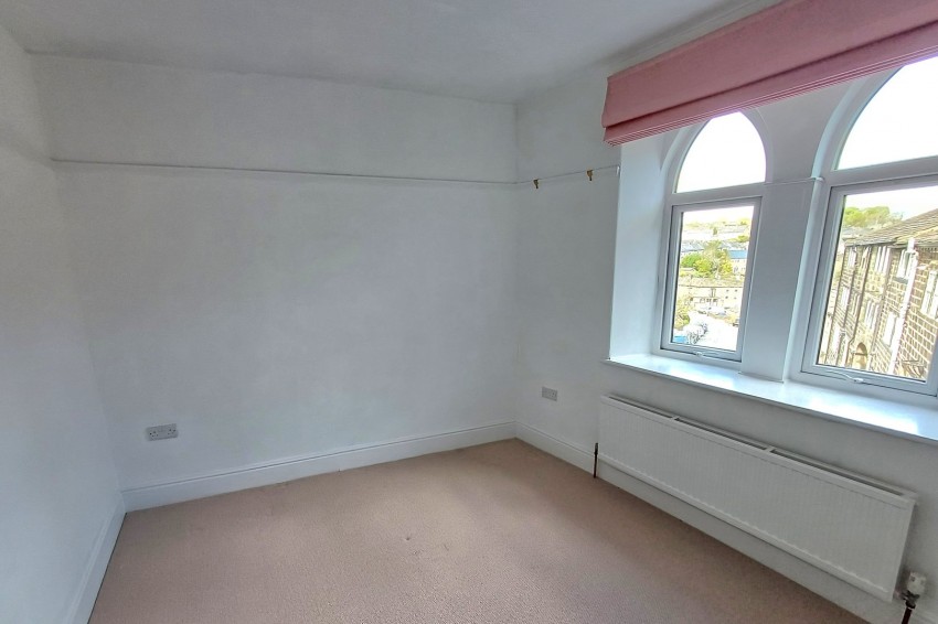 Images for Oakworth, Keighley, West Yorkshire EAID:3030449609 BID:4216801