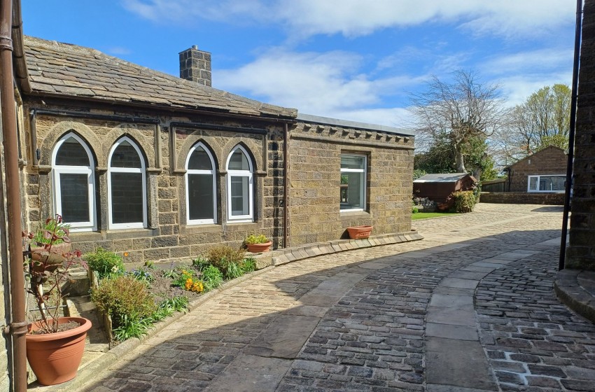 Images for Oakworth, Keighley, West Yorkshire EAID:3030449609 BID:4216801