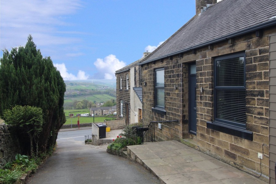 Images for Oakworth, Keighley, West Yorkshire EAID:3030449609 BID:4216801