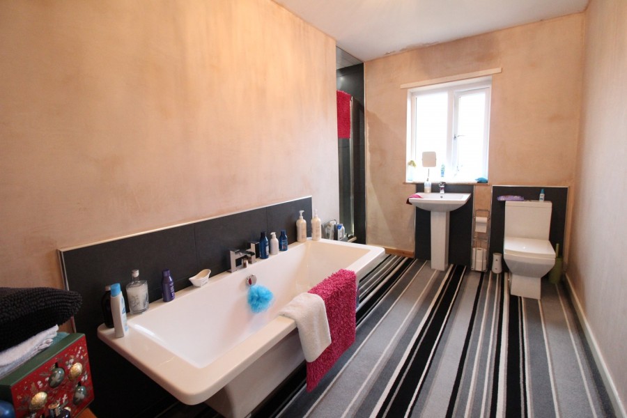 Images for High Holly Garth, Keighley, West Yorkshire EAID:3030449609 BID:4216801