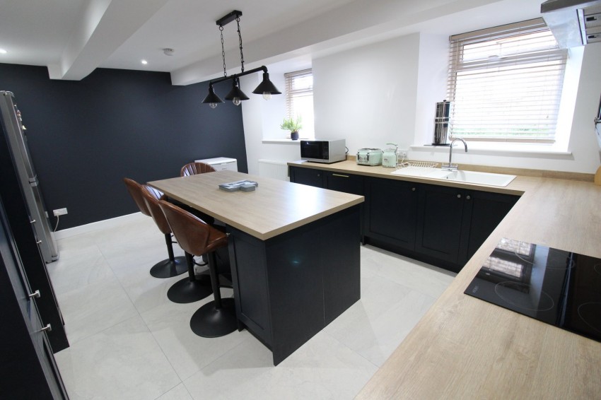 Images for Oakworth, Keighley, West Yorkshire EAID:3030449609 BID:4216801