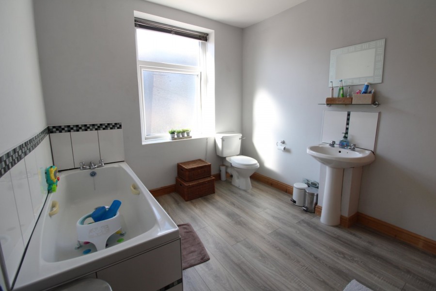 Images for Oakworth, Keighley, West Yorkshire EAID:3030449609 BID:4216801