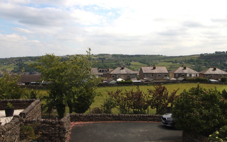 Images for Oakworth, Keighley, West Yorkshire EAID:3030449609 BID:4216801