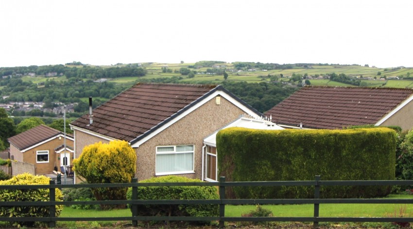 Images for Oakworth, Keighley, West Yorkshire EAID:3030449609 BID:4216801