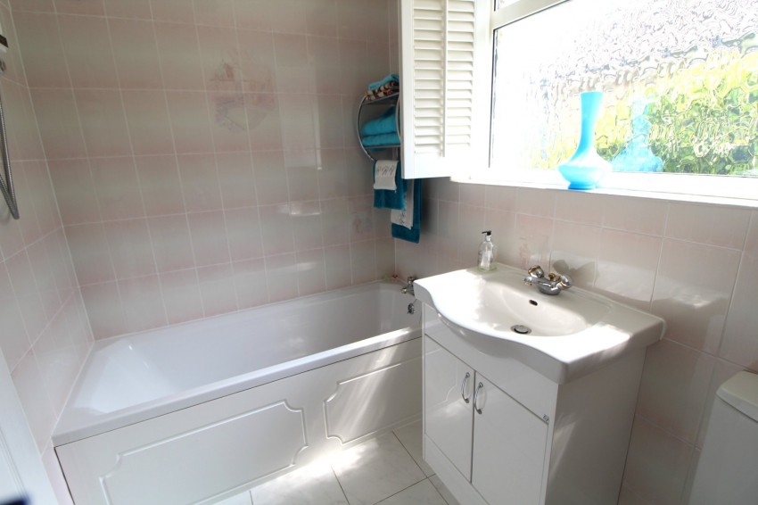 Images for Oakworth, Keighley, West Yorkshire EAID:3030449609 BID:4216801