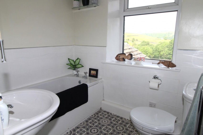 Images for Oakworth, Keighley, West Yorkshire EAID:3030449609 BID:4216801