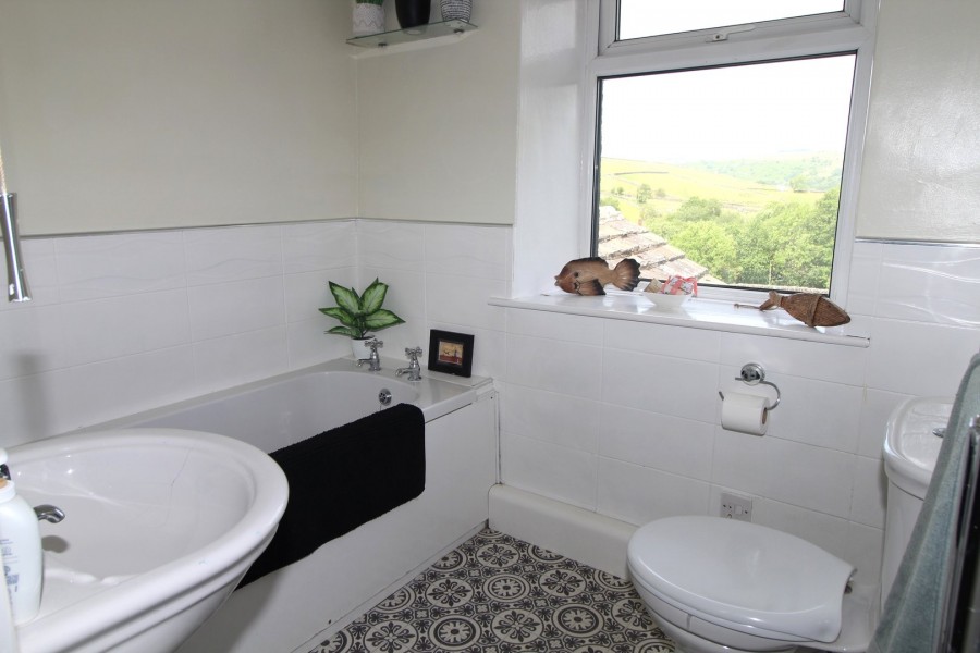 Images for Oakworth, Keighley, West Yorkshire EAID:3030449609 BID:4216801