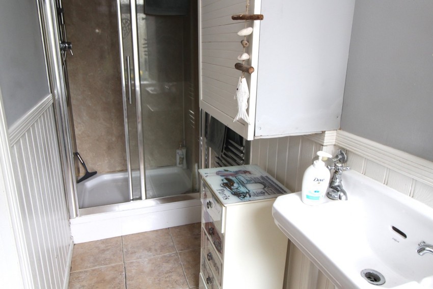 Images for Oakworth, Keighley, West Yorkshire EAID:3030449609 BID:4216801