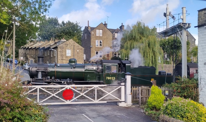 Images for Oakworth, Keighley, West Yorkshire EAID:3030449609 BID:4216801