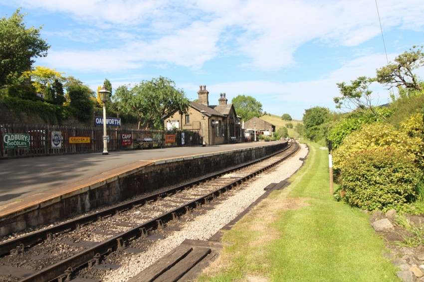 Images for Oakworth, Keighley, West Yorkshire EAID:3030449609 BID:4216801