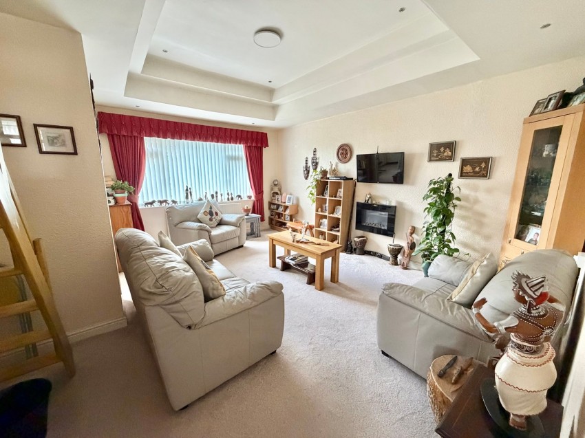 Images for Thwaites Brow Road, Keighley, West Yorkshire EAID:3030449609 BID:4216801