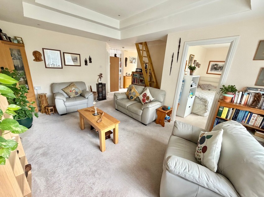 Images for Thwaites Brow Road, Keighley, West Yorkshire EAID:3030449609 BID:4216801