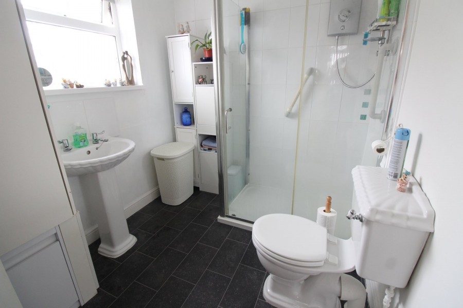 Images for Thwaites Brow Road, Keighley, West Yorkshire EAID:3030449609 BID:4216801