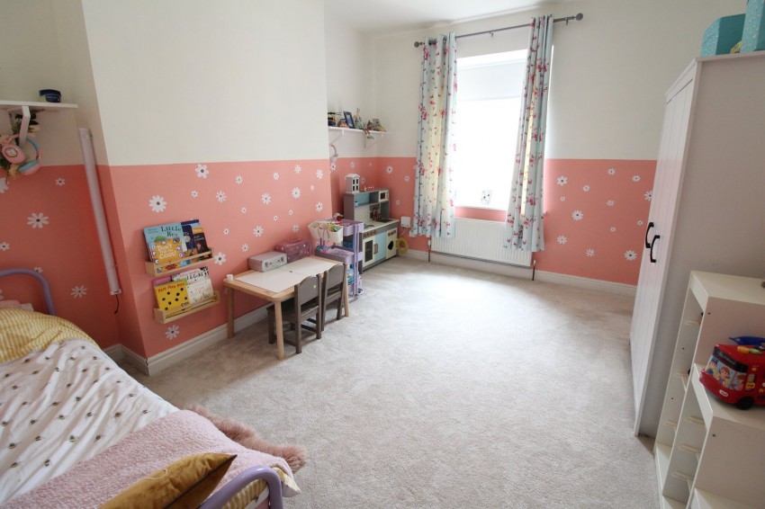 Images for Oakworth, Keighley, West Yorkshire EAID:3030449609 BID:4216801