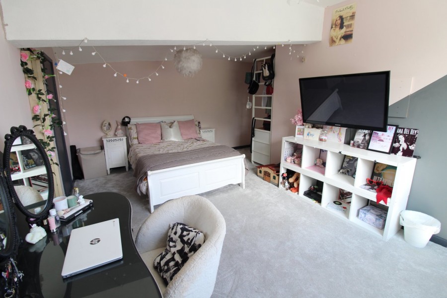 Images for Oakworth, Keighley, West Yorkshire EAID:3030449609 BID:4216801