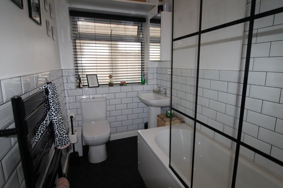 Images for Riddlesden, Keighley, West Yorkshire EAID:3030449609 BID:4216801