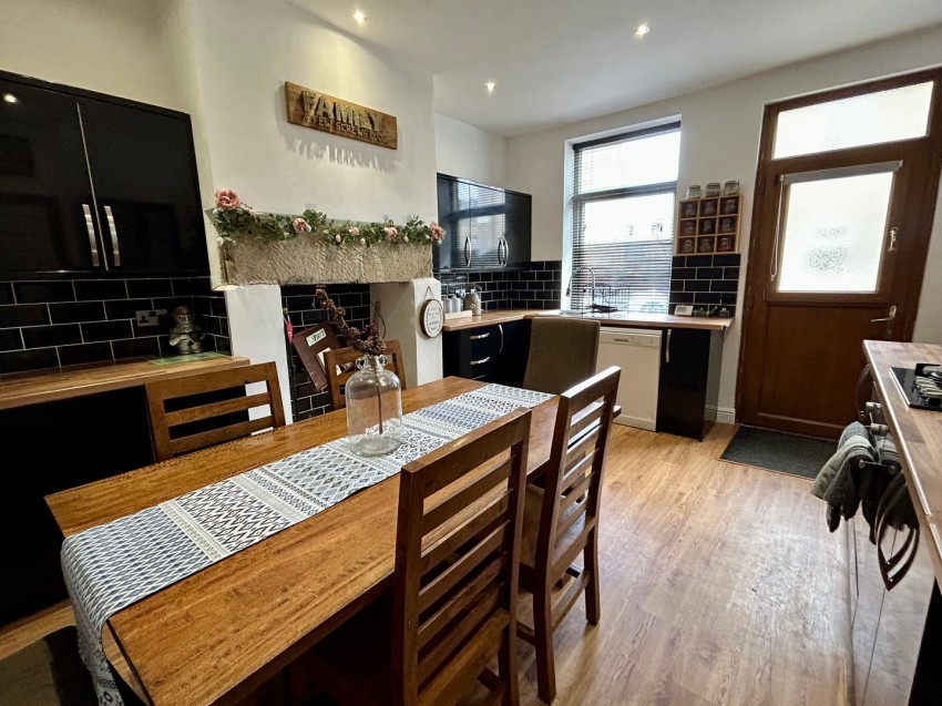 Images for Denholme, Bradford, West Yorkshire EAID:3030449609 BID:4216801