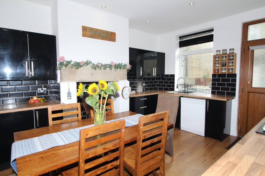 Images for Denholme, Bradford, West Yorkshire EAID:3030449609 BID:4216801