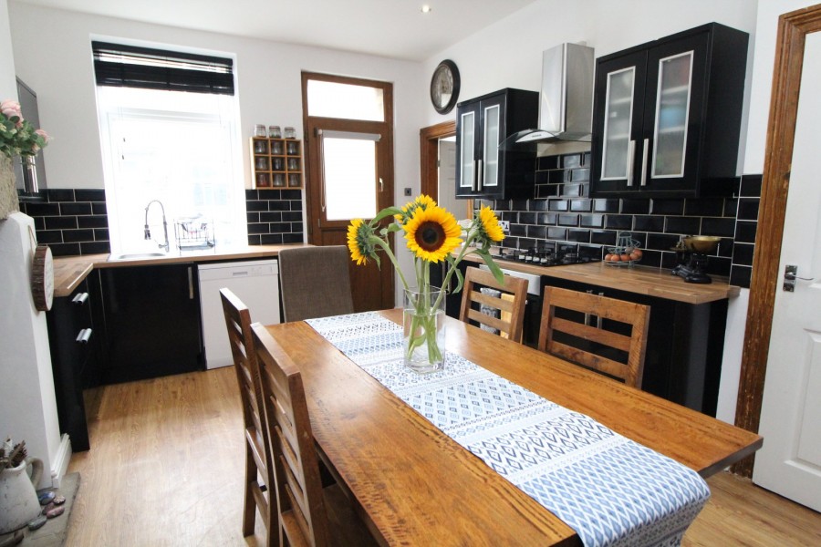 Images for Denholme, Bradford, West Yorkshire EAID:3030449609 BID:4216801