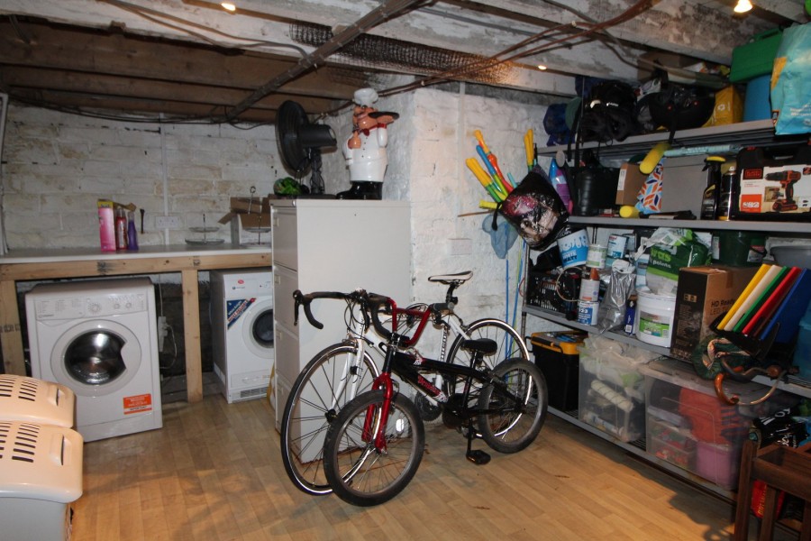 Images for Denholme, Bradford, West Yorkshire EAID:3030449609 BID:4216801