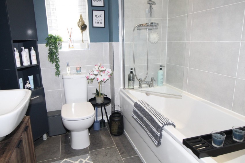 Images for Long Lee, Keighley, West Yorkshire EAID:3030449609 BID:4216801